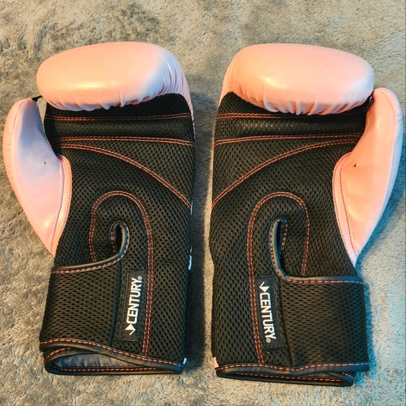 Meet your Posher - Picture 3 of 16